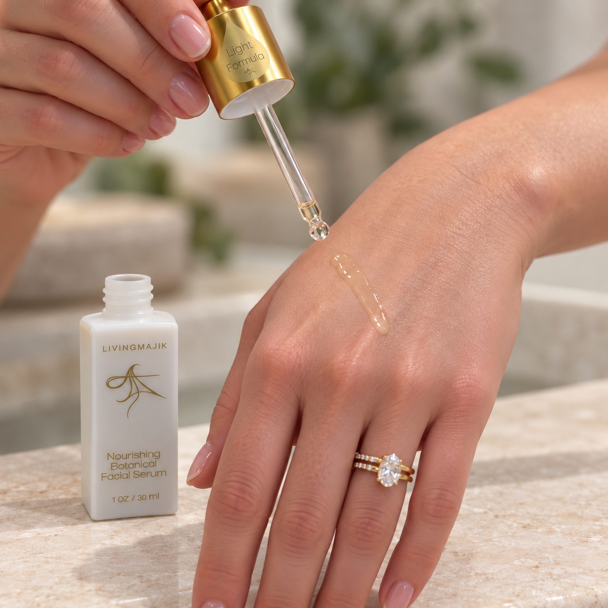 Nourishing Botanical Facial Serum Light